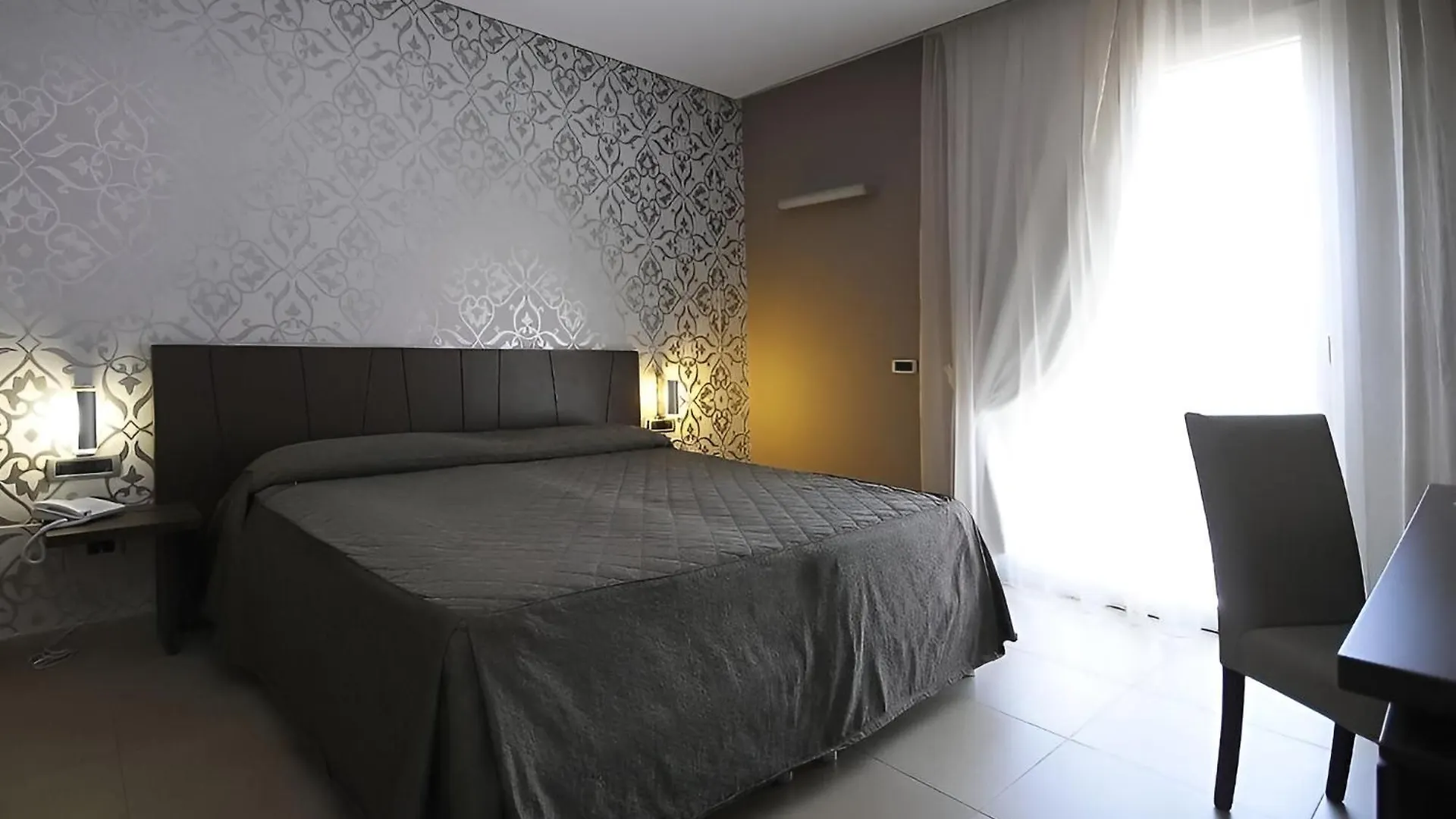 Sunrise Hotel Casoria 4*,