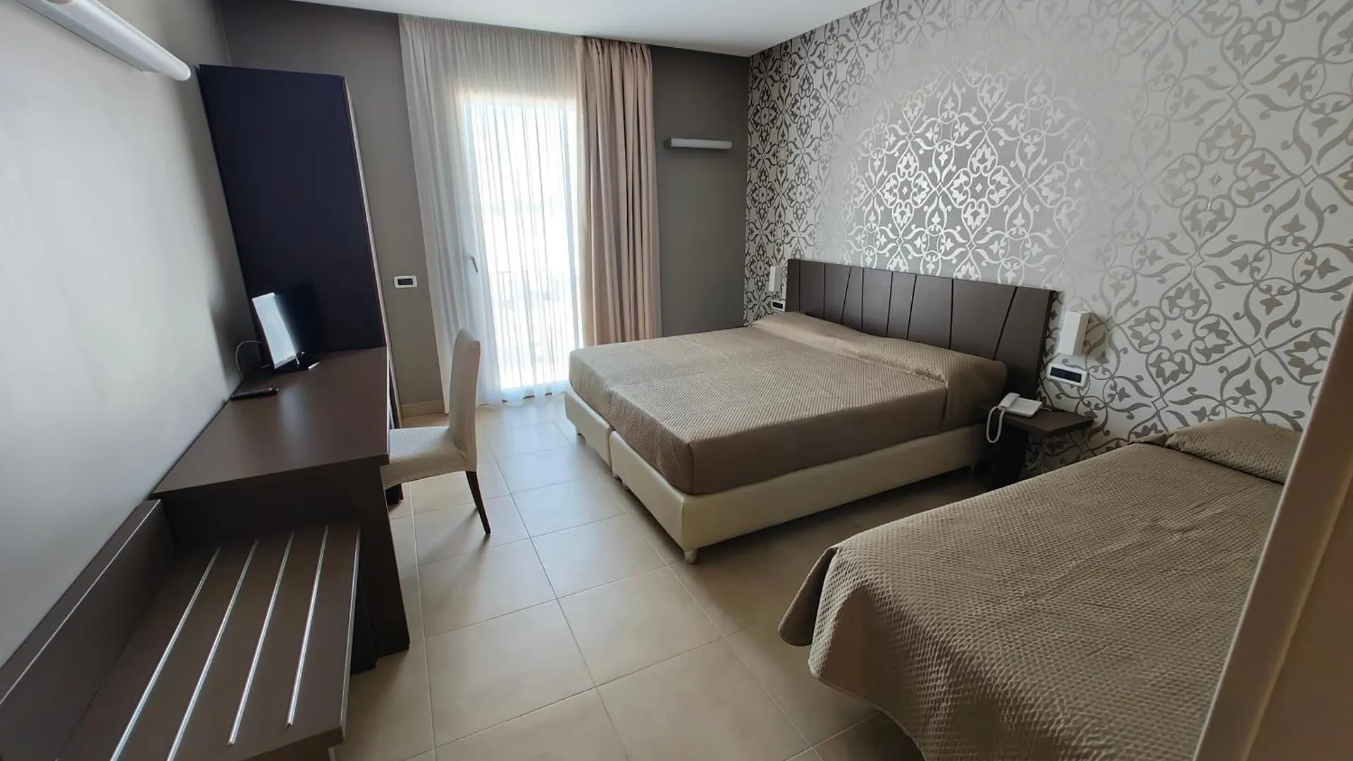 Sunrise Hotel Casoria
