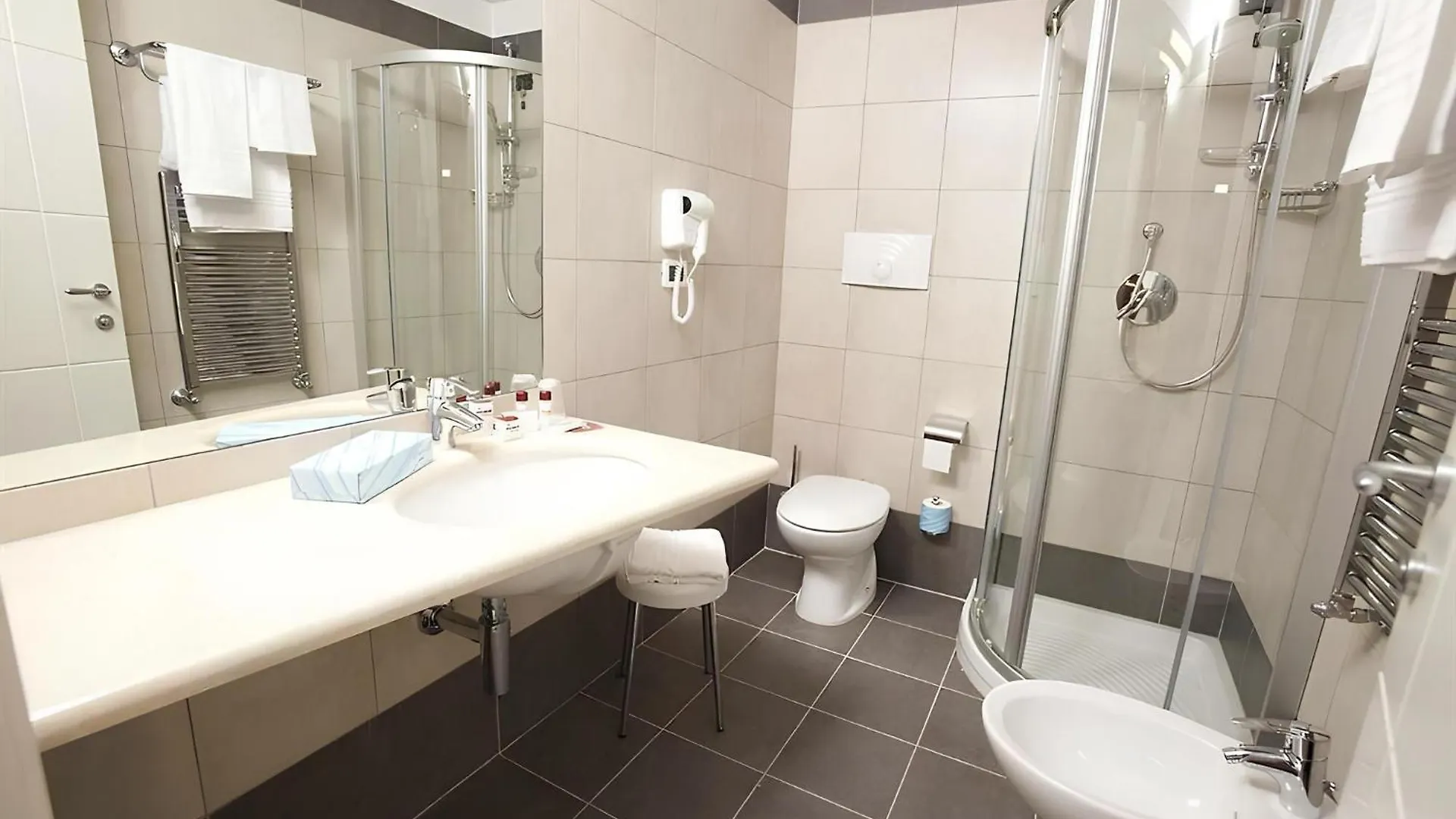 ****  Sunrise Hotel Casoria Italy