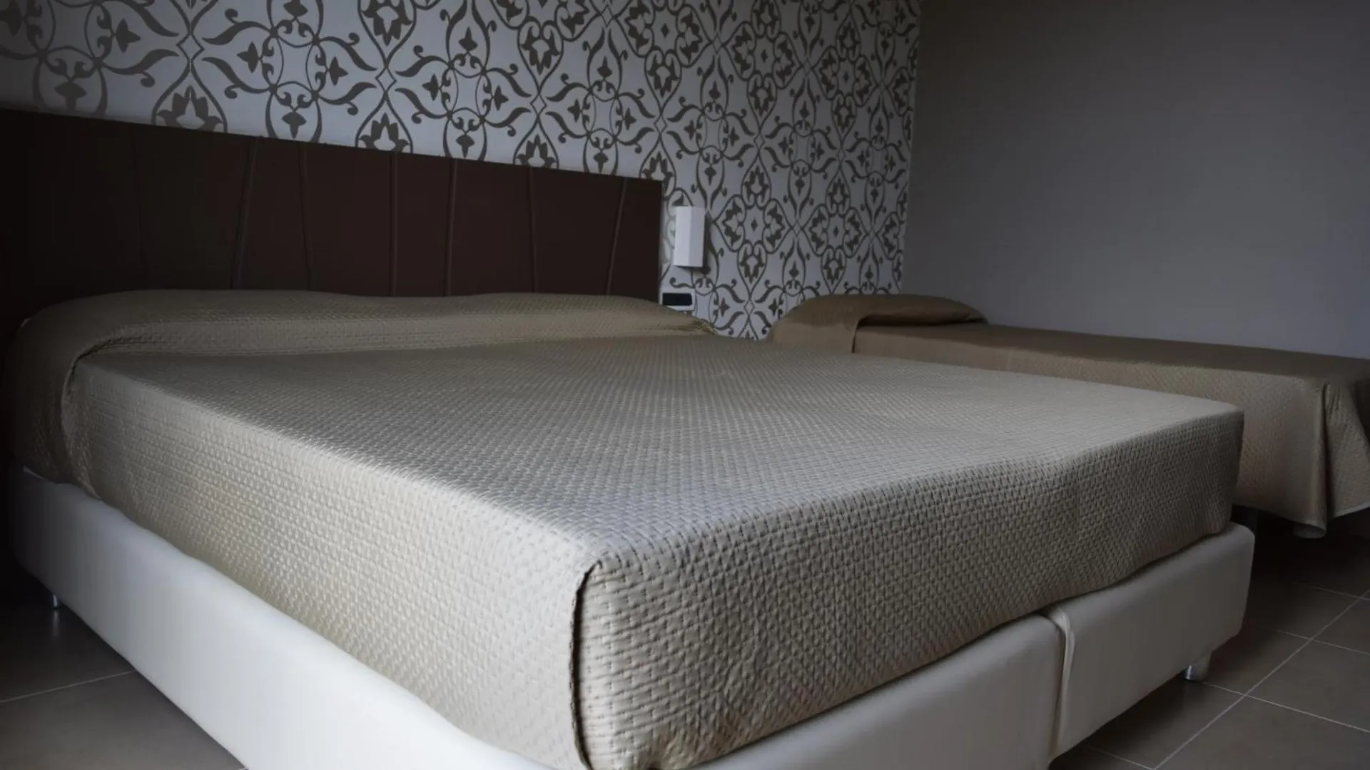 Sunrise Hotel Casoria